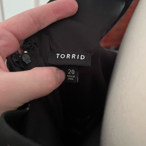 Torrid floral plus size kneelength, A-line dress - Picture 2 of 2